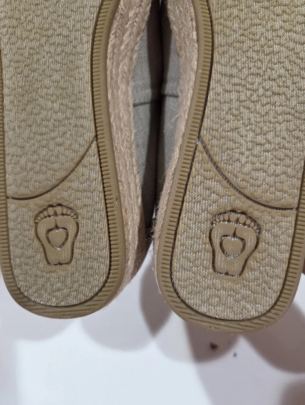 Bobs from Skechers Women's Taupe Espadrille Wedge Slip On Shoes Size 7.5